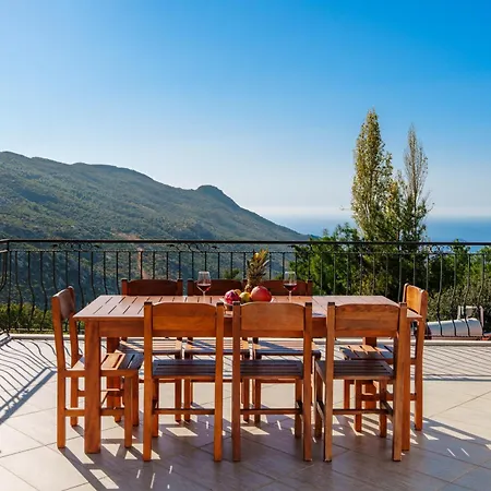 Beyaz * Kaş